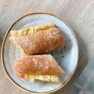 pincho de tortilla + refresco o zumo natural