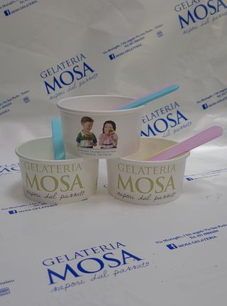 Coppetta e cucchiaino