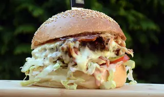 Čiz Čiz burger + krumpirići