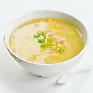 Sopa de maíz con carne de cangrejo