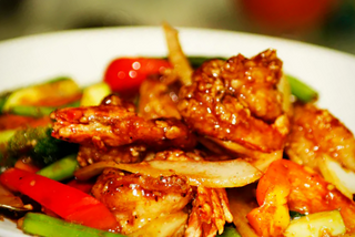 Krewetki koktajlowe z warzywami po wietnamsku