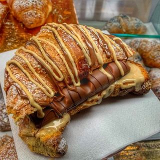 Croissant speciale Bueno