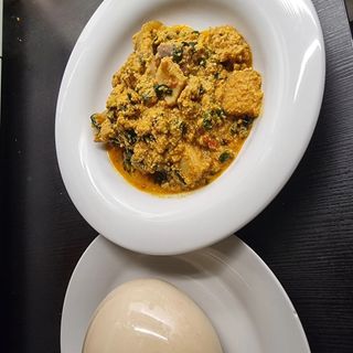 Egusi con  fufu 