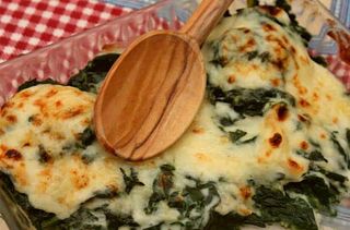 Espinacas Con Bechamel Y Queso Gratinado