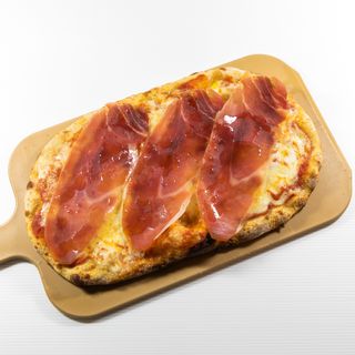 Pizza rossa prosciutto crudo