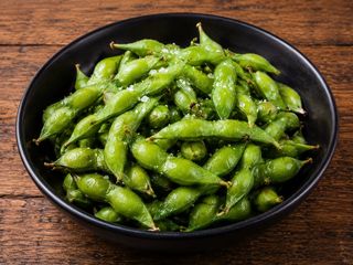 EDAMAME CON SAL
