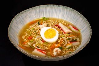 523 Ramen in brodo ai frutti di mare