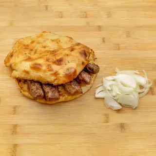 Ćevapi u somunu + pomfrit + Coca-Cola
