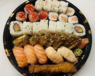 35. Uramaki de Cebola Frita