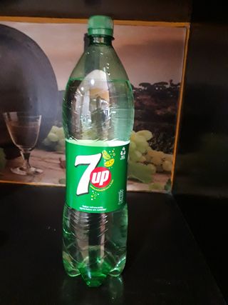  7UP 1 Lt