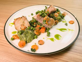 Індичка зі шпинатним пюре та овочами (310g)