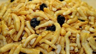 Чак Чак с изюмом и семенами мака (150г)