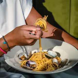 Spaghetti con vongole veraci