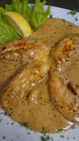 Пилешки жулиени в сметанов сос (300г)