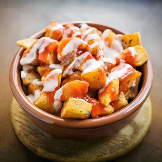 Ración De Patatas Bravas