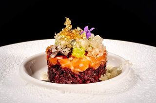 043 Tartare salmone venere