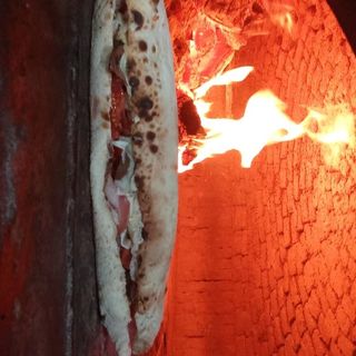 Panuozzo salsiccia, melanzane e mozzarella