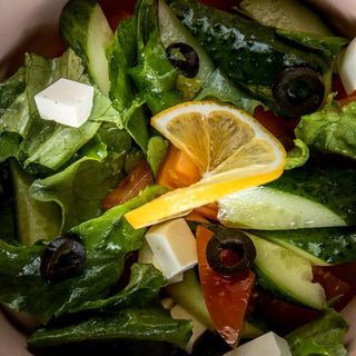 Греческий салат (220 г)