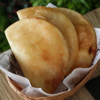 Empanada de Tajada con Queso Llanero