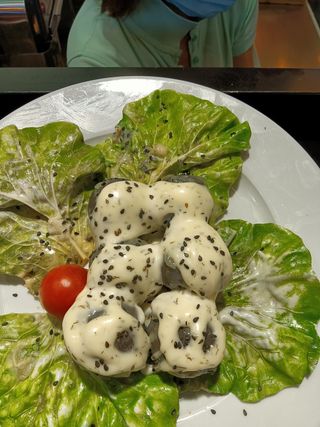 Albóndigas de champiñón con salsa de queso azul