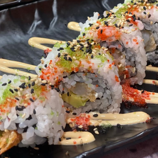 Maki de salmón braseado