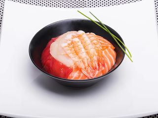 Chirashi Mixto