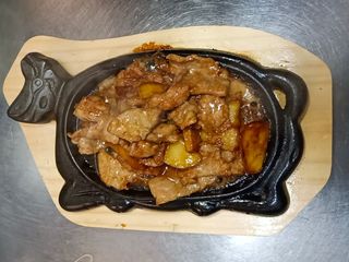 76. Manzo alla piastra con patate