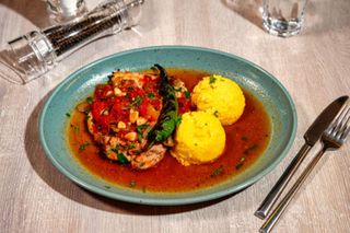 Saramura de pui cu  mamaliguta