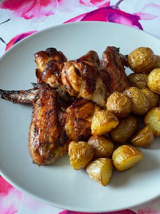 Alette di pollo al forno con patate
