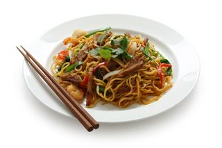 132. Спагети със свинско (800г)