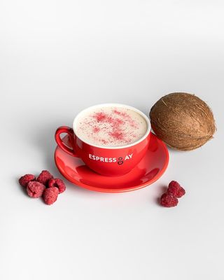 Раф кокос малина(350мл)