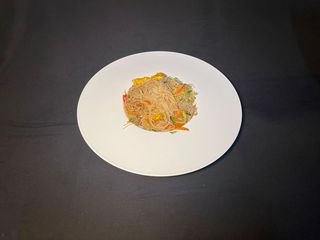 26. Spaghetti di riso con verdure