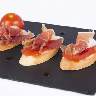 Montado Jamón Y Tomate