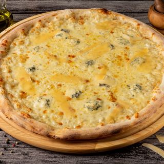 Pizza "Quadro Formaggio(4 cheeses)"
