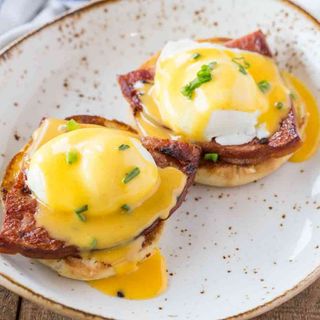 Beef Benedict with English Muffins