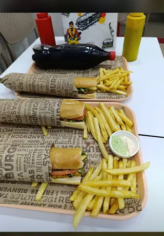 3 sandwichs au choix + Boisson 1L