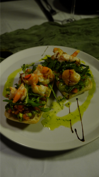 CIABATTA Z KREWETKAMI I GUACAMOLE