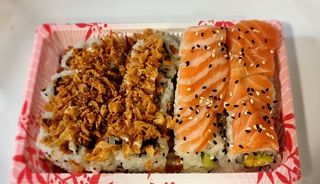 22. Misto de Frango Salmão e Legumes 