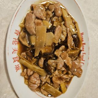 Cerdo, Bambú Y Setas Chinas