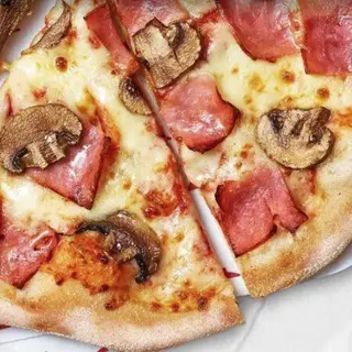 M Pizza Reina