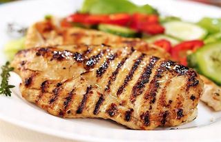 piept de pui la gratar