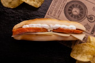 40 Montadito De Lomo Con Queso