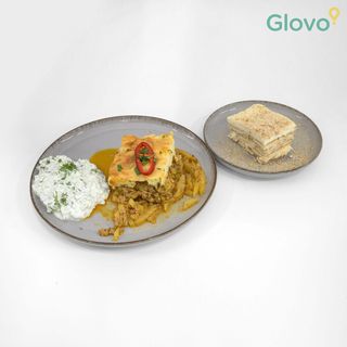 Мусака със салата и десерт по избор