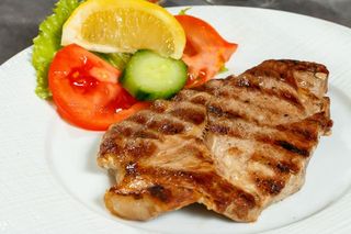 Свинска вратна пържола (250г)