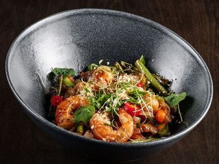 Падтай з тигровими креветками та овочами (335g)