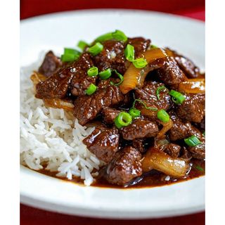 Beef With Onions Served With Rice