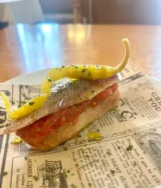 Tosta de sardina ahumada