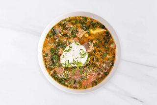 Деревенский суп с говяжьми ребрами и фасолью