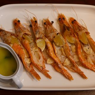 Креветка білонога запечена