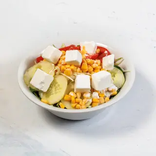 Sezonska salata sa feta sirom